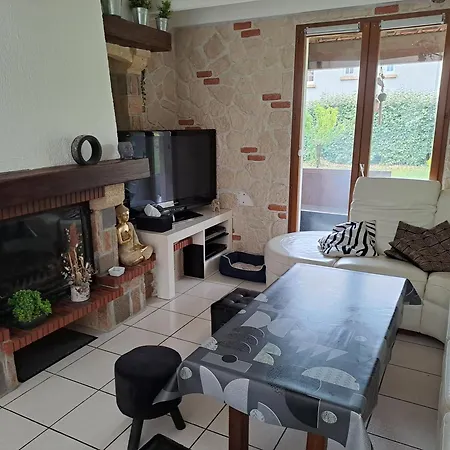 Jolie Maison Avec Piscine