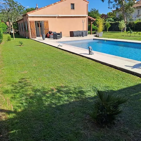 Jolie Maison Avec Piscine *