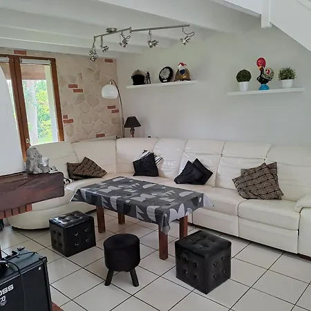 Сasa de vacaciones Jolie Maison Avec Piscine Labastide-Saint-Georges