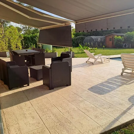 Jolie Maison Avec Piscine Сasa de vacaciones *